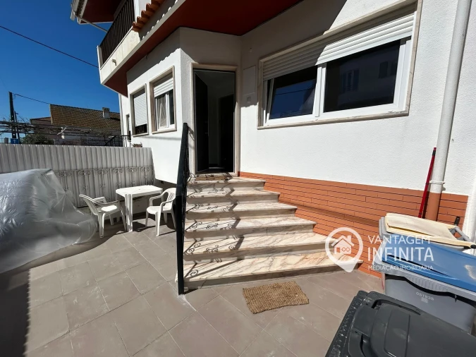 Moradia T5 para Venda em Costa da Caparica Foto 17