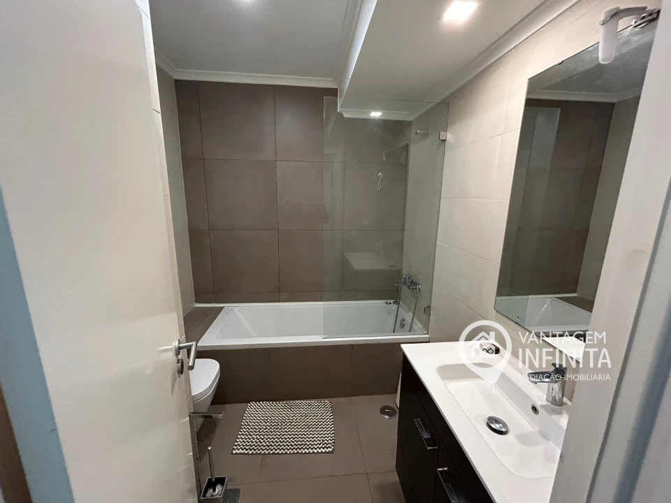 Moradia T5 para Venda em Costa da Caparica Foto 5