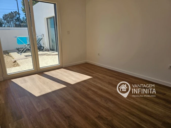 Moradia T3 para Venda em Quinta do Anjo Foto 9