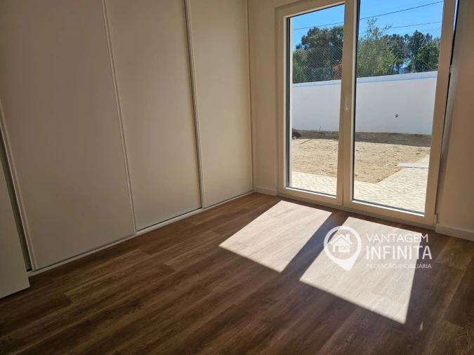 Moradia T3 para Venda em Quinta do Anjo Foto 10