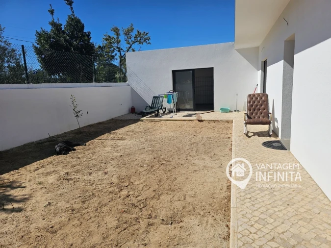 Moradia T3 para Venda em Quinta do Anjo Foto 8