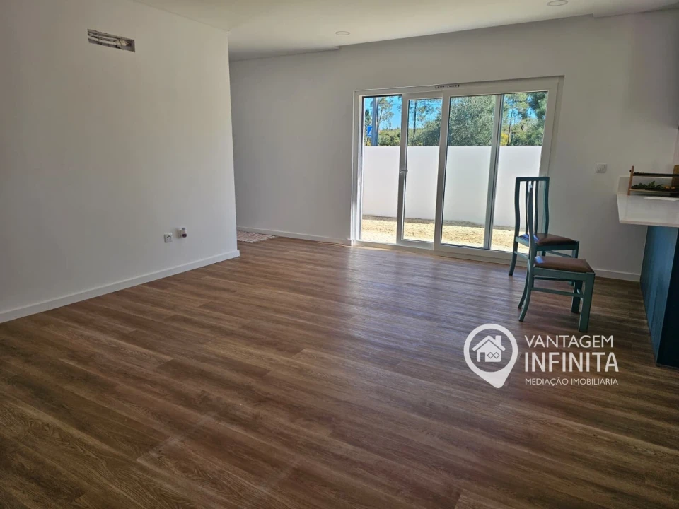 Moradia T3 para Venda em Quinta do Anjo Foto 5