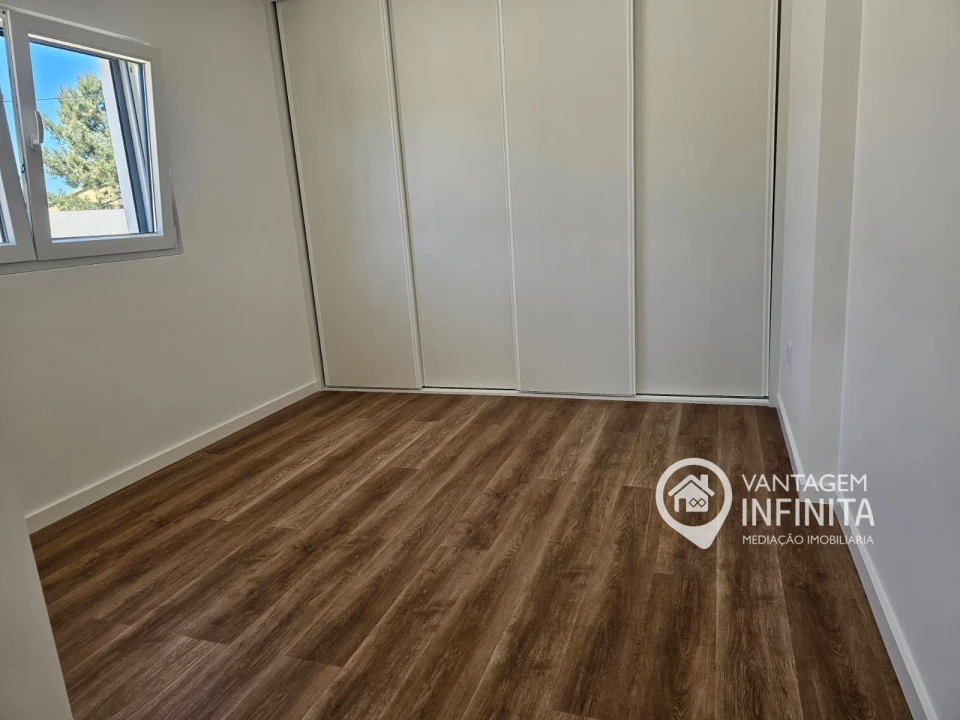 Moradia T3 para Venda em Quinta do Anjo Foto 16