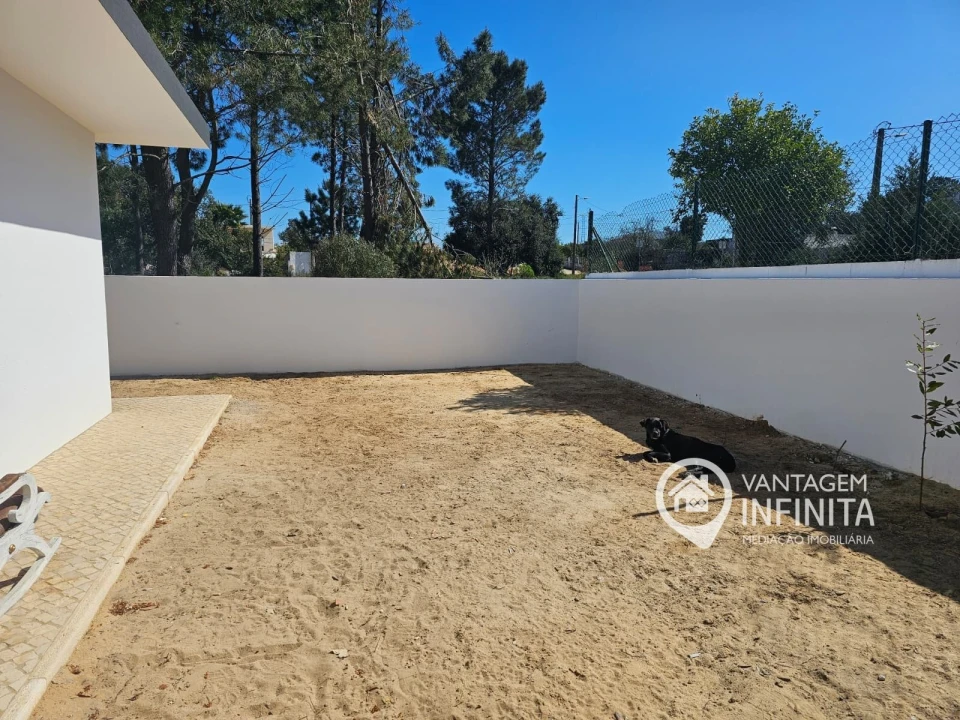 Moradia T3 para Venda em Quinta do Anjo Foto 6