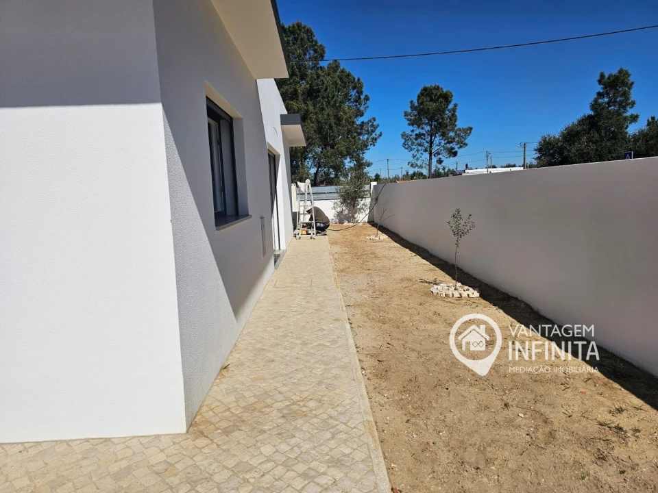Moradia T3 para Venda em Quinta do Anjo Foto 7
