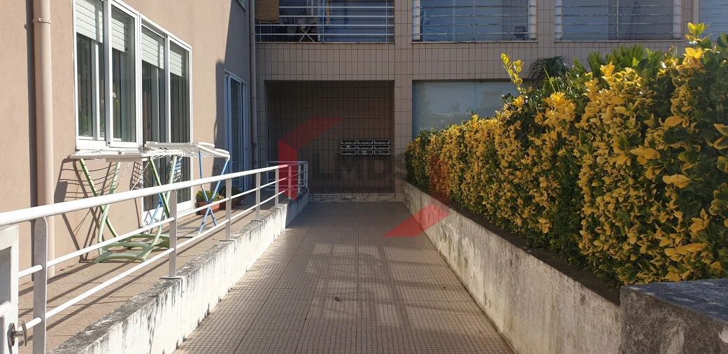 Apartamento T2 para Venda em Grijó e Sermonde Foto 2