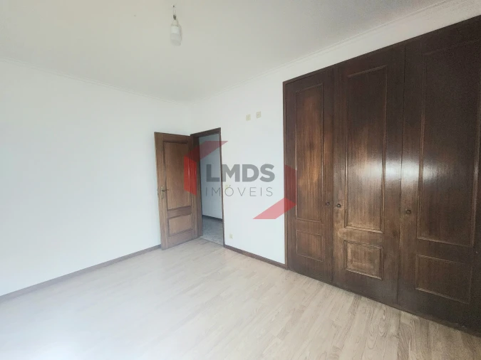 Apartamento T2 para Venda em Grijó e Sermonde Foto 17