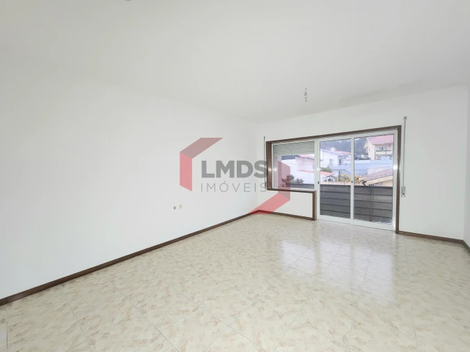 Apartamento T2 para Venda em Grijó e Sermonde Foto 8