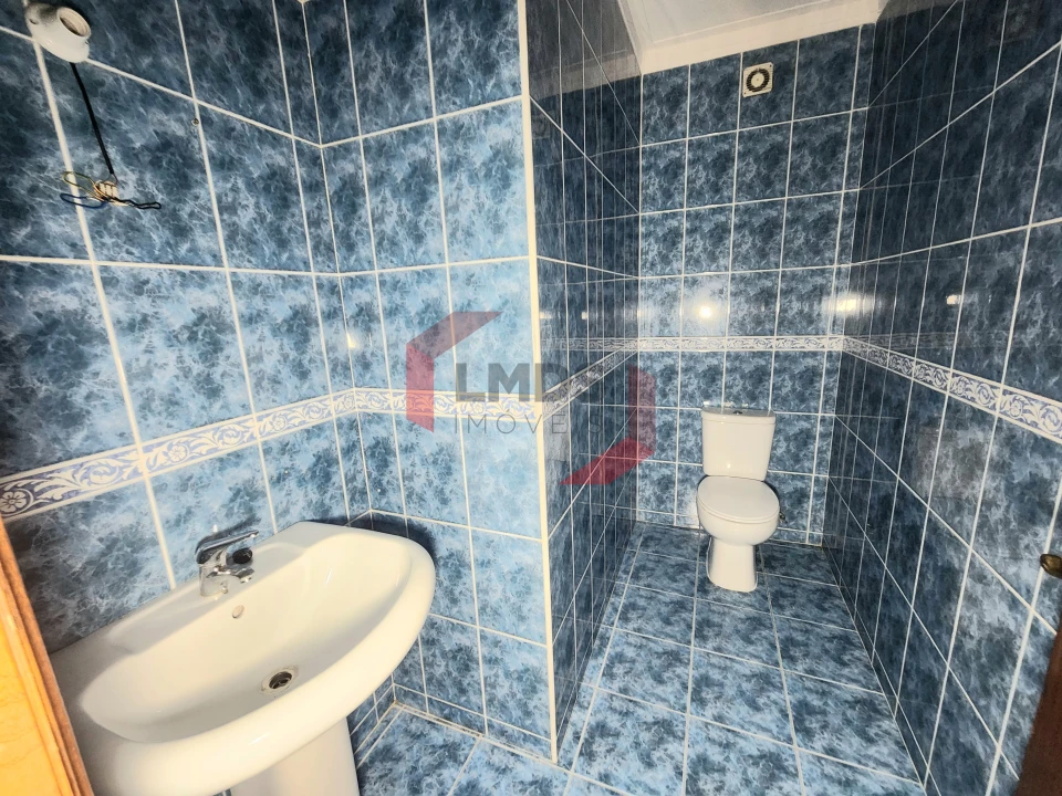 Apartamento T2 para Venda em Grijó e Sermonde Foto 11