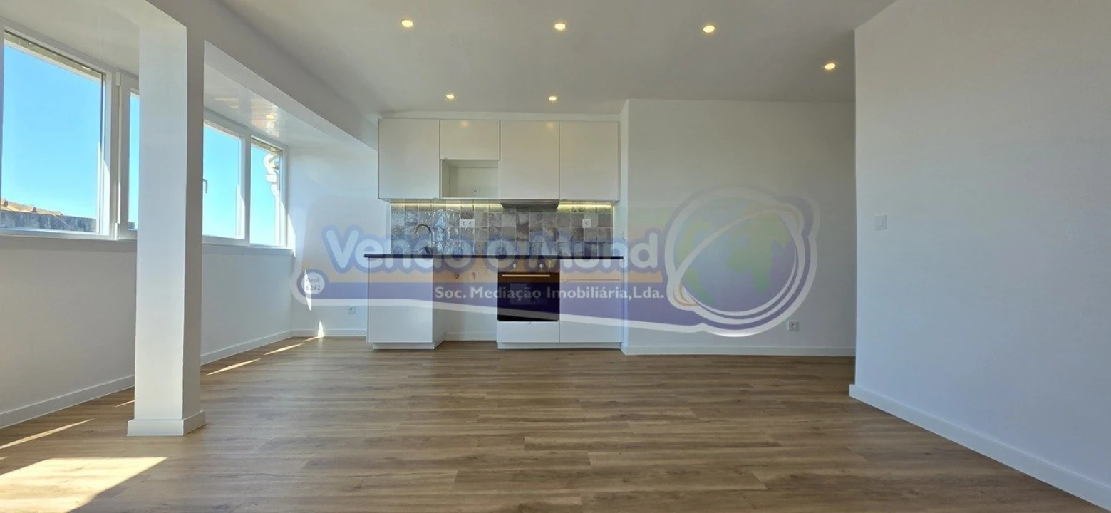 Apartamento T2 para Venda em Alhandra, São João dos Montes e Calhandriz Foto 1