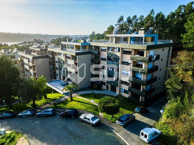 Apartamento T4 para Venda em Gondomar (São Cosme), Valbom e Jovim Foto 1