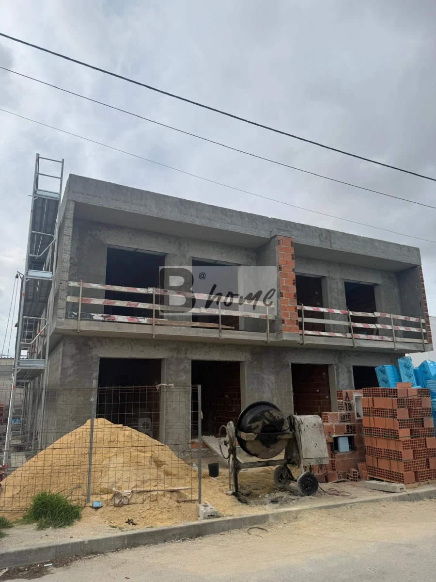 Moradia T4 para Venda em Fernao Ferro