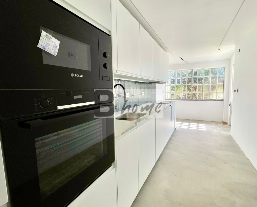 Moradia T4 para Venda em Corroios Foto 3