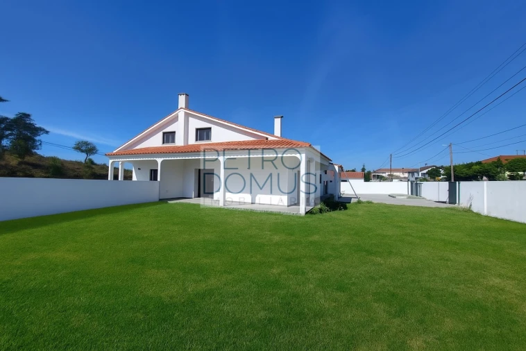 Moradia T3 para Venda em Marrazes e Barosa Foto 2