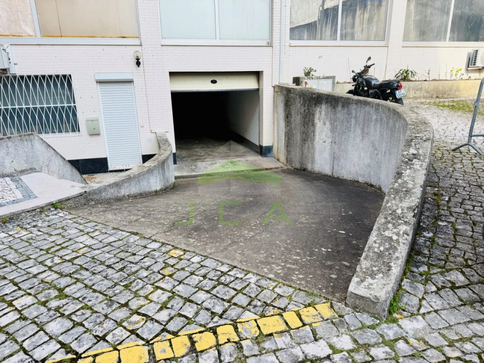 Garagem para Arrendamento em Leiria, Pousos, Barreira e Cortes Foto 2
