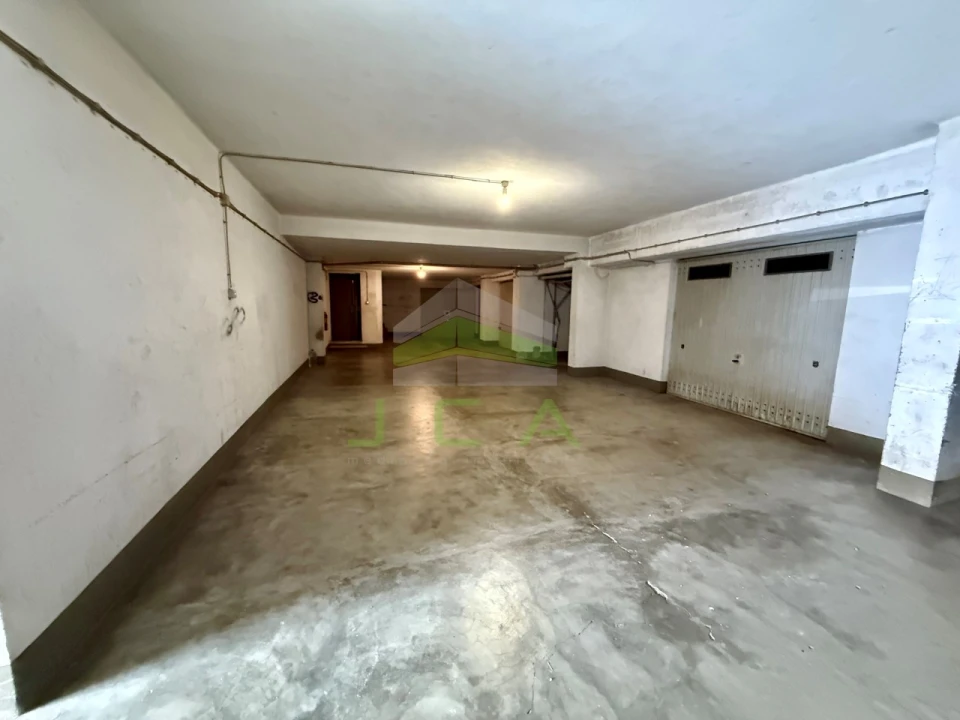 Garagem para Arrendamento em Leiria, Pousos, Barreira e Cortes Foto 3