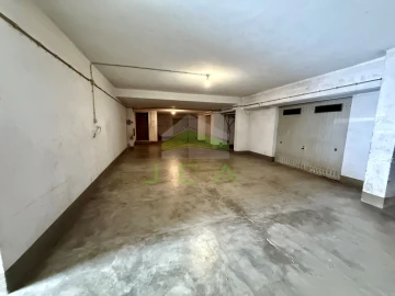 Garagem para Arrendamento em Leiria, Pousos, Barreira e Cortes
