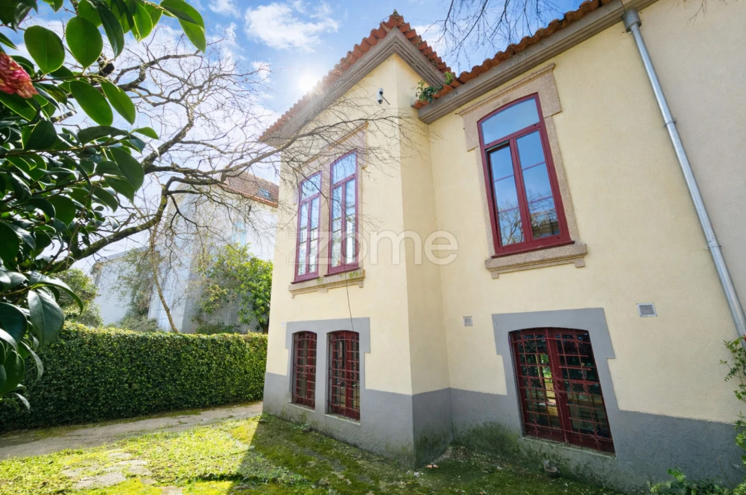 Moradia T4 para Venda em Paranhos Foto 3