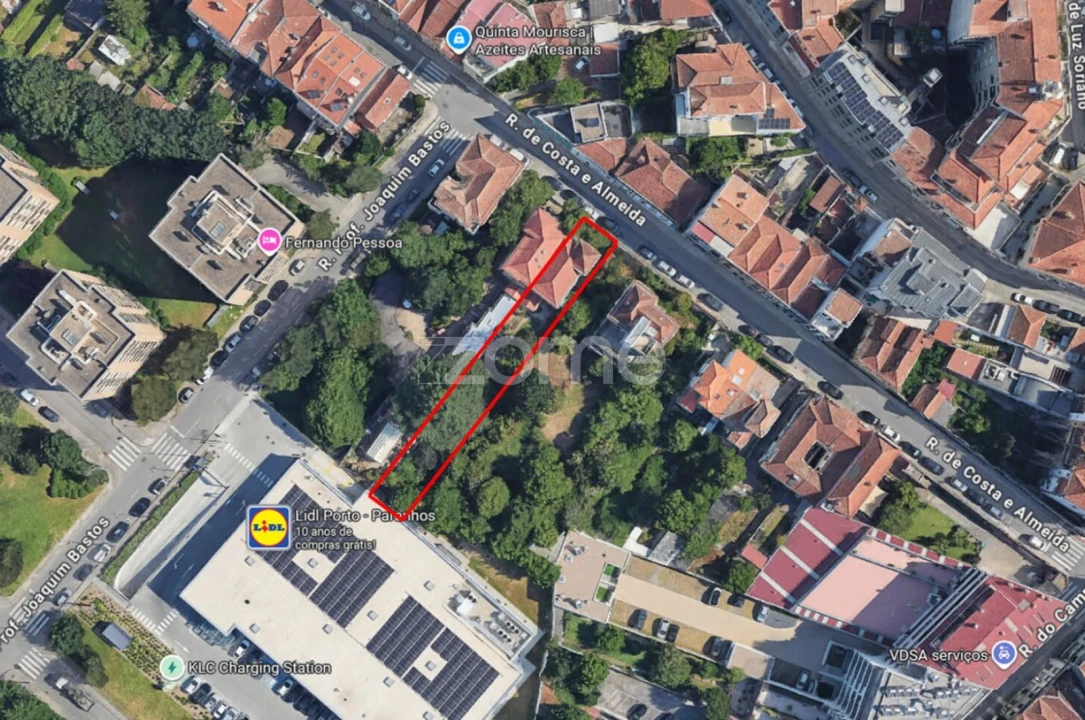 Moradia T4 para Venda em Paranhos Foto 1