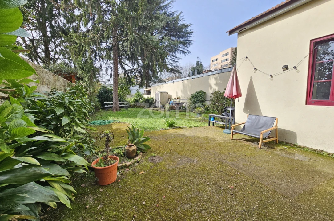 Moradia T4 para Venda em Paranhos Foto 6