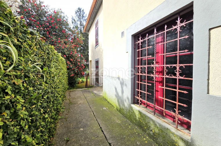 Moradia T4 para Venda em Paranhos Foto 4