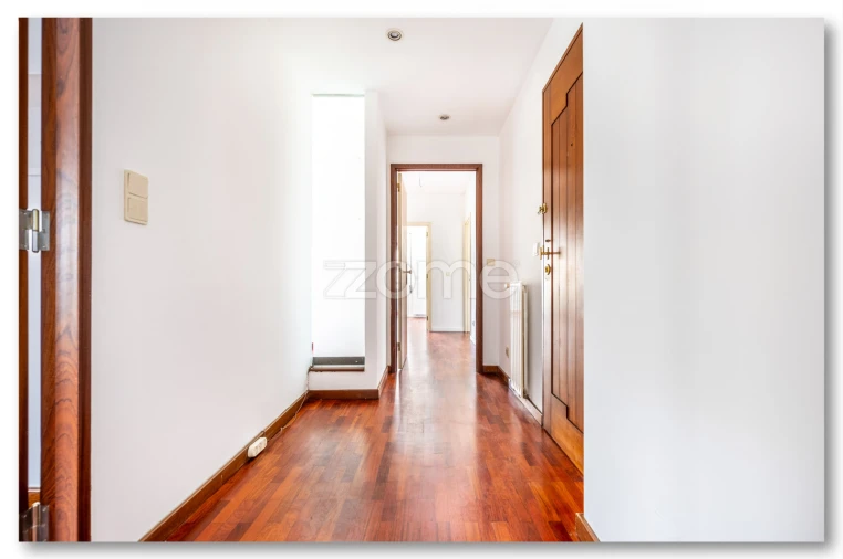 Apartamento T2 para Arrendamento em Ramalde Foto 18