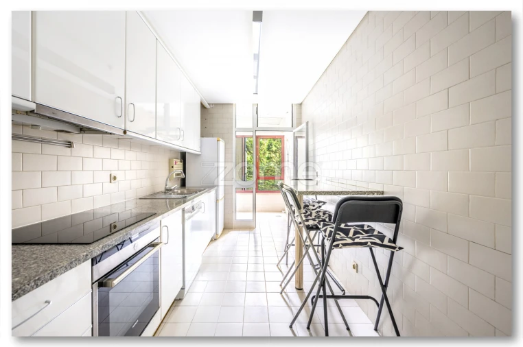 Apartamento T2 para Arrendamento em Ramalde Foto 15