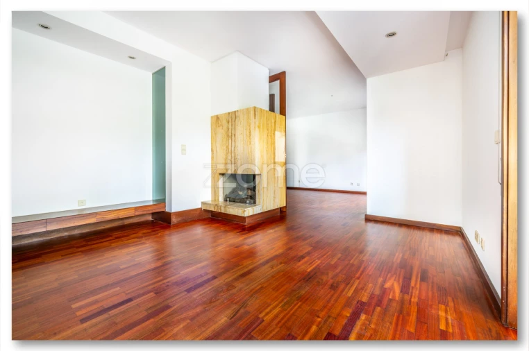 Apartamento T2 para Arrendamento em Ramalde Foto 10