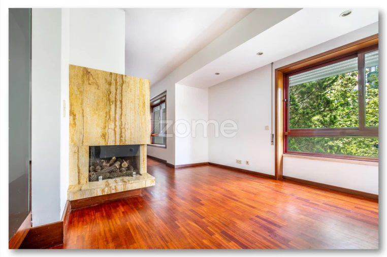 Apartamento T2 para Arrendamento em Ramalde Foto 12