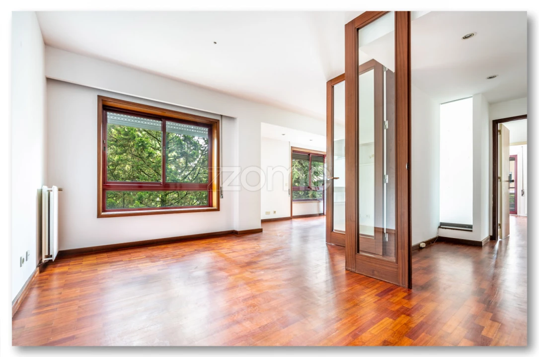 Apartamento T2 para Arrendamento em Ramalde Foto 8