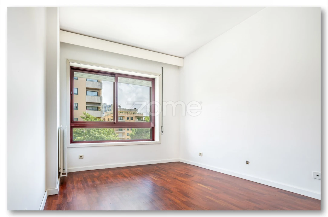Apartamento T2 para Arrendamento em Ramalde Foto 23