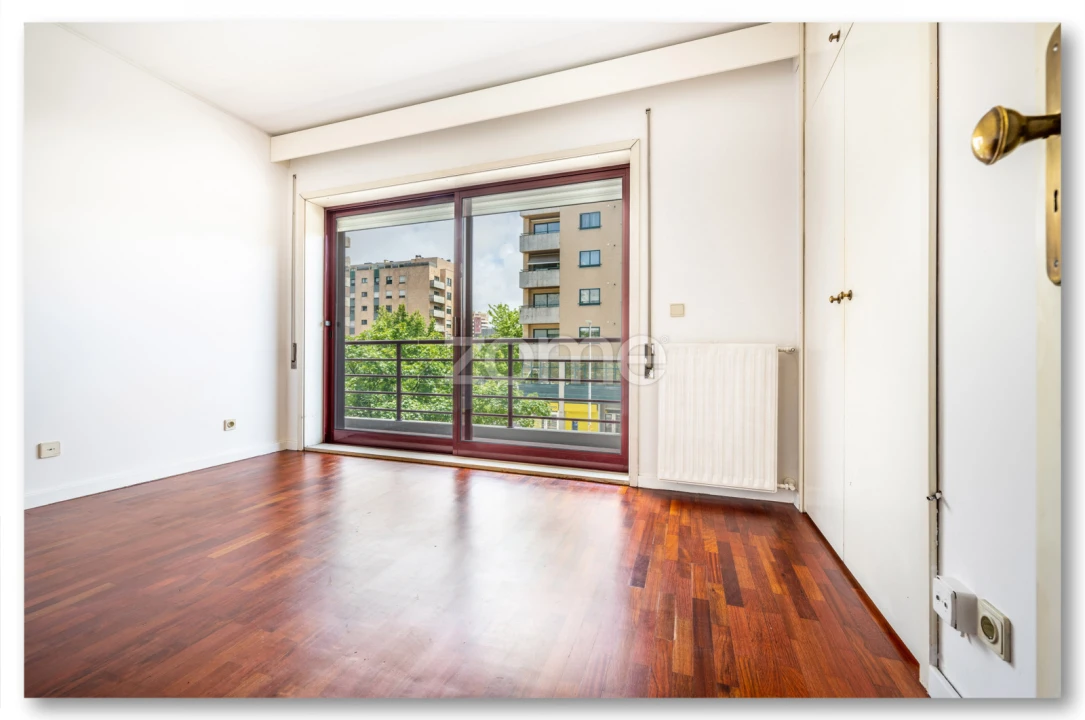 Apartamento T2 para Arrendamento em Ramalde Foto 1