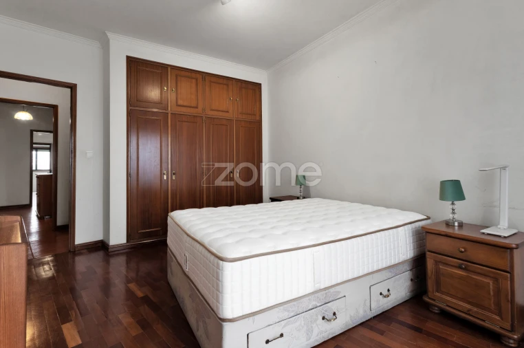 Apartamento T1 para Arrendamento em Pedrouços Foto 9