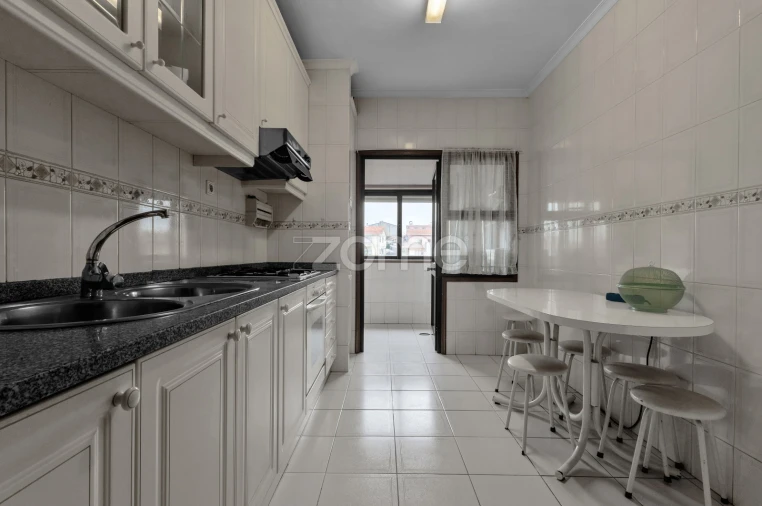 Apartamento T1 para Arrendamento em Pedrouços Foto 3