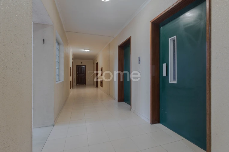 Apartamento T1 para Arrendamento em Pedrouços Foto 2