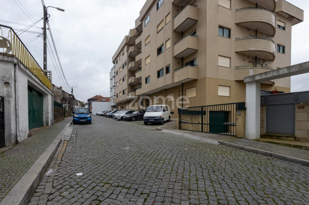 Apartamento T1 para Arrendamento em Pedrouços Foto 1