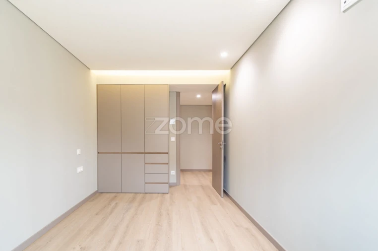 Apartamento T2 para Venda em Mafamude e Vilar do Paraíso Foto 14