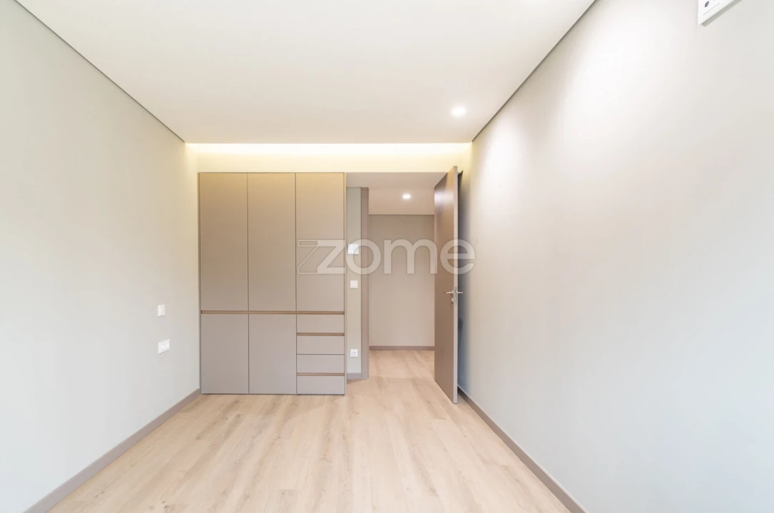 Apartamento T2 para Venda em Mafamude e Vilar do Paraíso Foto 14