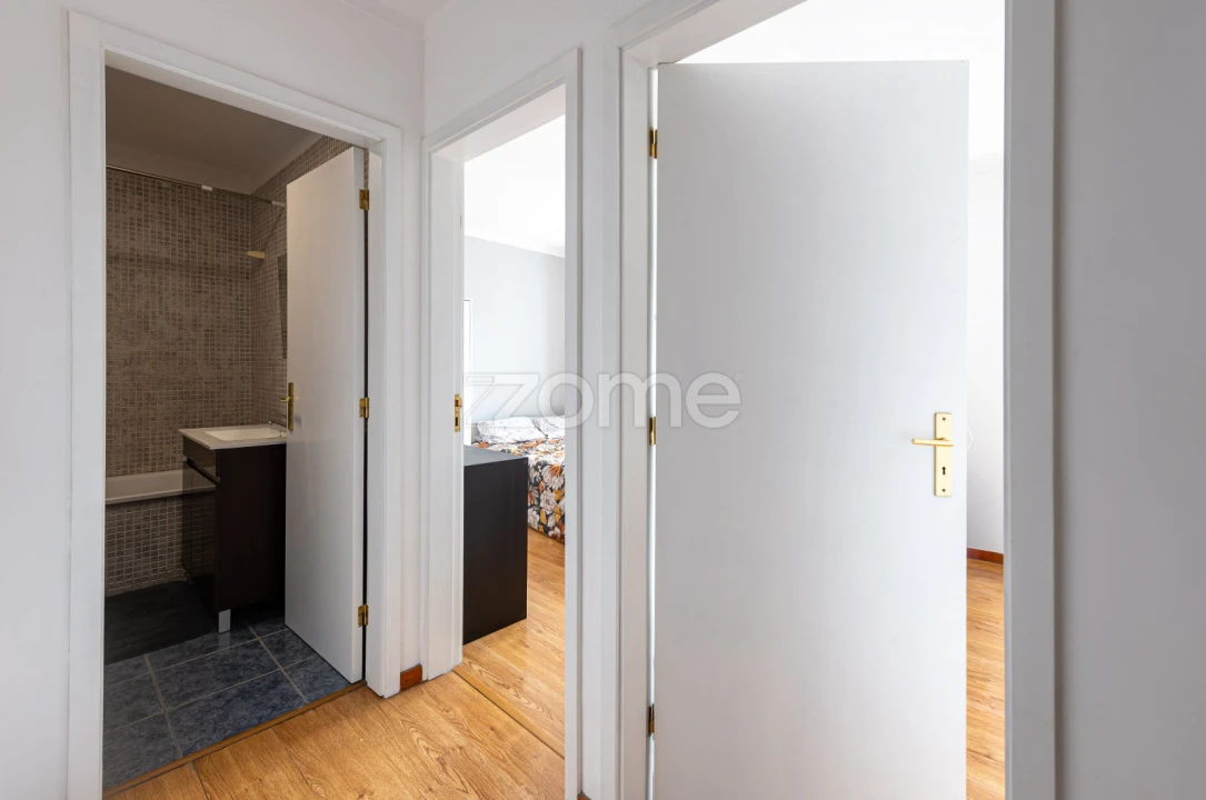 Apartamento T2 para Venda em Campo e Sobrado Foto 7