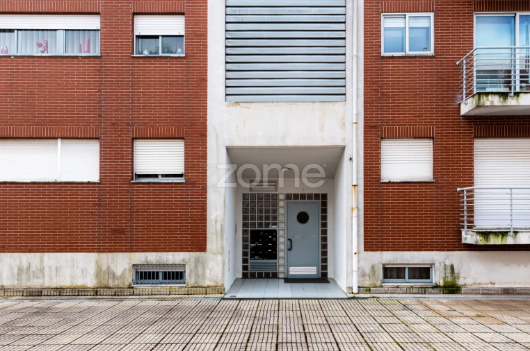 Apartamento T2 para Venda em Campo e Sobrado Foto 5