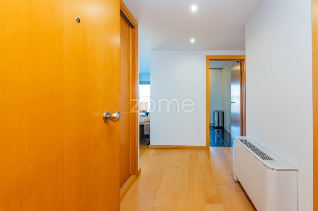 Apartamento T1 para Venda em Parque das Nações Foto 5