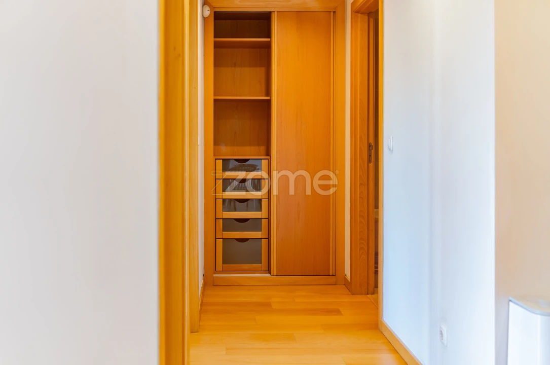 Apartamento T1 para Venda em Parque das Nações Foto 8