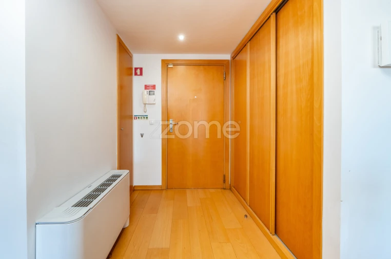 Apartamento T1 para Arrendamento em Parque das Nações Foto 7