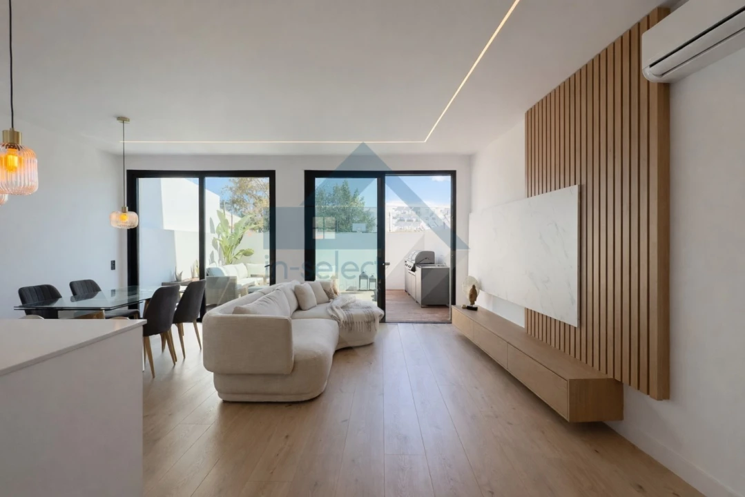 Moradia T3 para Venda em Quelfes Foto 7