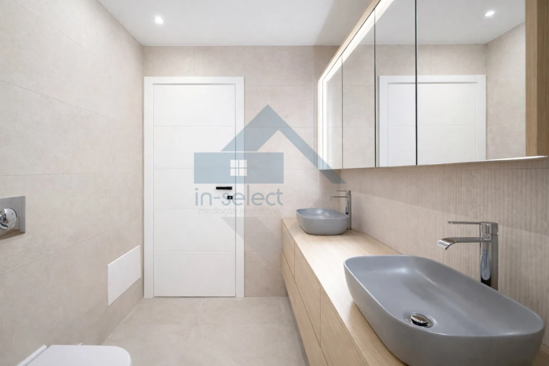 Moradia T3 para Venda em Quelfes Foto 21