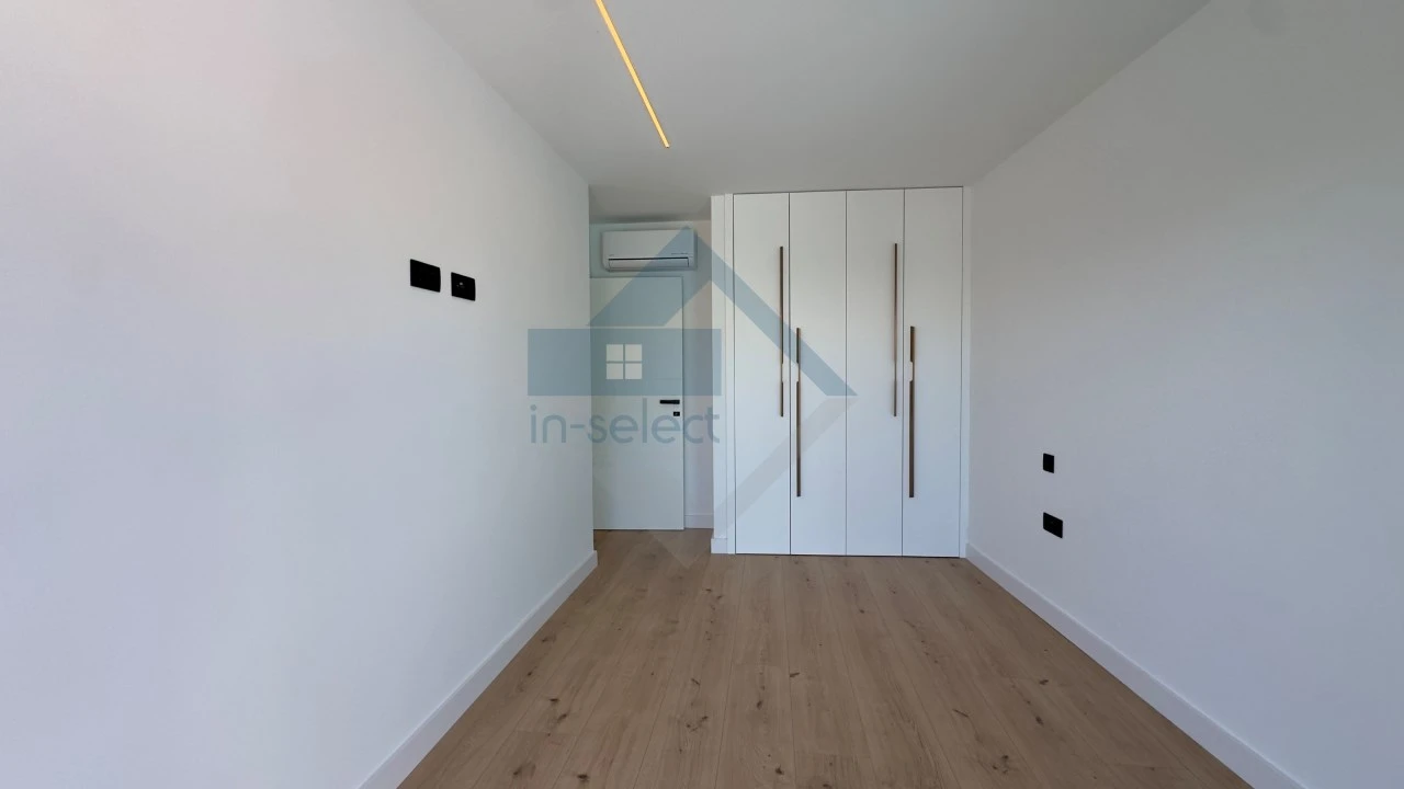 Moradia T3 para Venda em Quelfes Foto 36