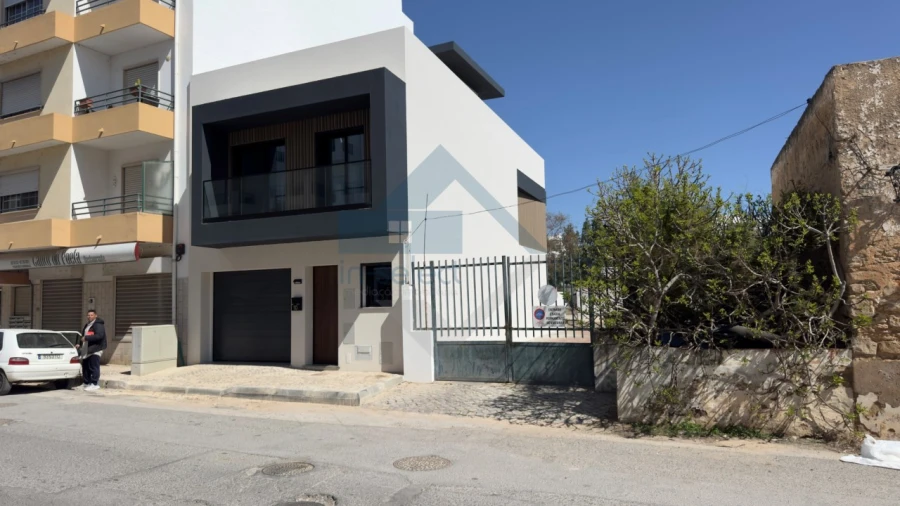 Moradia T3 para Venda em Quelfes Foto 2