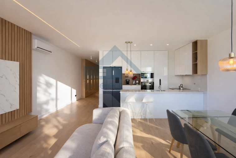 Moradia T3 para Venda em Quelfes Foto 4