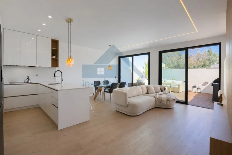 Moradia T3 para Venda em Quelfes Foto 6