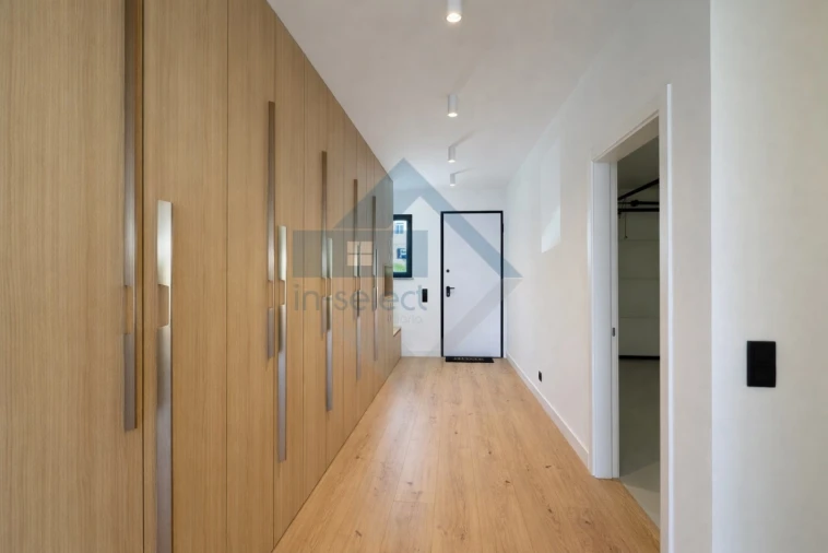 Moradia T3 para Venda em Quelfes Foto 13